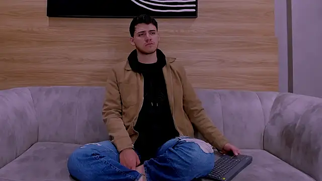 Snapshot of big__friends chatting on December 20, 2025, 2:02 pm big friends online show from December 20, 2025, 2:02 pm