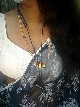 Preeti345 online show from February 2, 2026, 10:25 am