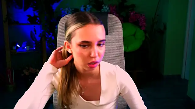 KimPorins online show from April 15, 2026, 12:45 pm