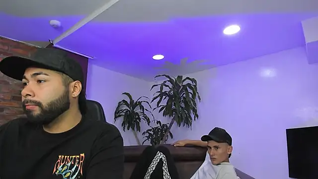 HotThreesoome online show from December 14, 2025, 1:16 pm