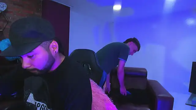 HotThreesoome online show from January 9, 2026, 1:25 pm