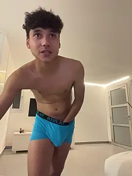 Snapshot of OnlyTyroone chatting on March 22, 2026, 10:57 pm OnlyTyroone online show from March 22, 2026, 10:57 pm