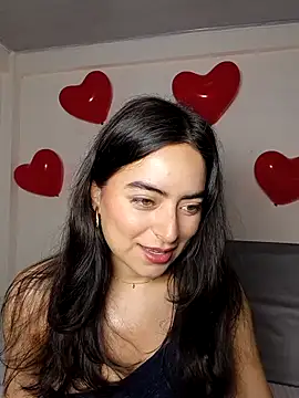 Snapshot of saasha_Petit chatting on February 13, 2026, 10:33 am saasha Petit online show from February 13, 2026, 10:33 am