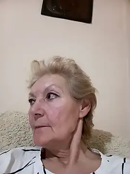 Snapshot of Calypso-Loove chatting on January 5, 2026, 5:27 pm Calypso-Loove online show from January 5, 2026, 5:27 pm