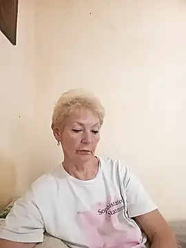 Snapshot of Calypso-Loove chatting on June 7, 2026, 9:24 am Calypso-Loove online show from June 7, 2026, 9:24 am