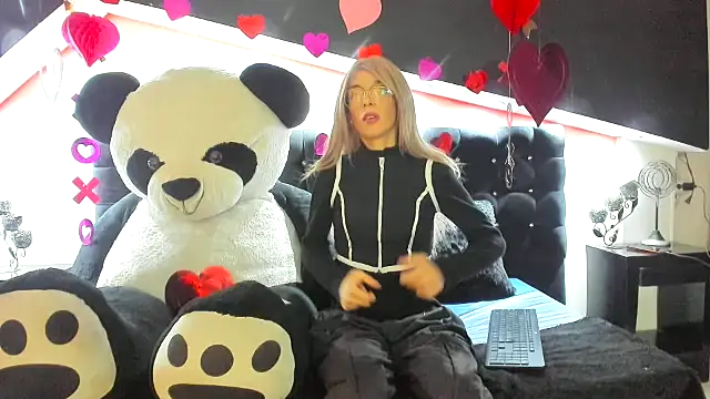 Lis Pearson online show from February 19, 2026, 1:34 am