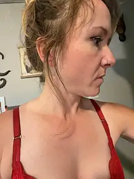 Snapshot of alluringpixie chatting on May 28, 2026, 2:03 pm alluringpixie online show from May 28, 2026, 2:03 pm