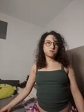 Snapshot of little__ammy chatting on February 9, 2026, 4:38 am little ammy online show from February 9, 2026, 4:38 am