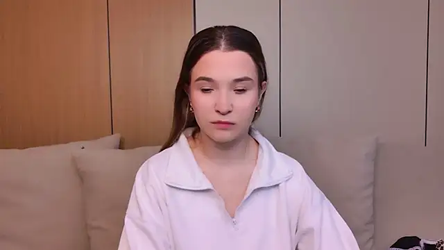 Lina Sinerz online show from March 16, 2026, 8:46 pm