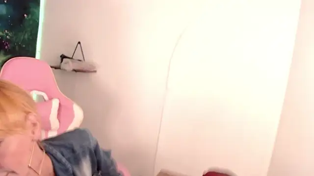 bella volup online show from February 15, 2026, 5:31 pm