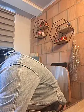 Magenta Moon online show from March 5, 2026, 9:33 pm