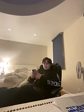 Snapshot of phantom898983 chatting on December 21, 2025, 6:31 am phantom898983 online show from December 21, 2025, 6:31 am