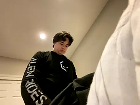 Snapshot of phantom898983 chatting on January 6, 2026, 5:22 am phantom898983 online show from January 6, 2026, 5:22 am