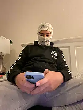 Snapshot of phantom898983 chatting on March 8, 2026, 8:18 am phantom898983 online show from March 8, 2026, 8:18 am