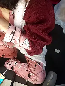 Snapshot of Alone_nothing chatting on January 14, 2026, 10:32 am Alone nothing online show from January 14, 2026, 10:32 am