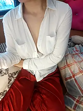 Snapshot of Alone_nothing chatting on February 21, 2026, 2:23 am Alone nothing online show from February 21, 2026, 2:23 am