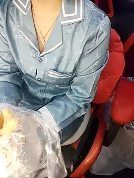 Snapshot of Alone_nothing chatting on March 7, 2026, 1:24 am Alone nothing online show from March 7, 2026, 1:24 am