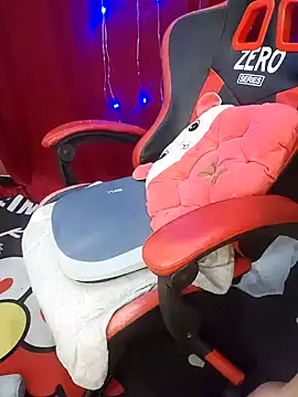 Snapshot of Alone_nothing chatting on April 13, 2026, 8:31 am Alone nothing online show from April 13, 2026, 8:31 am