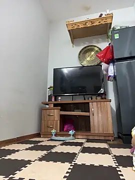 Snapshot of Hello_honey chatting on April 23, 2026, 4:42 pm Hello honey online show from April 23, 2026, 4:42 pm