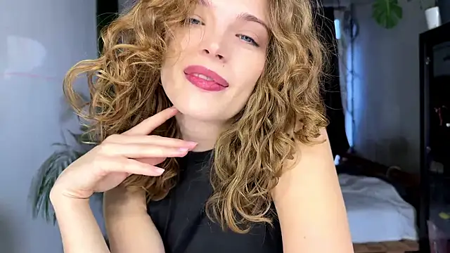 Miss Monroe online show from February 26, 2026, 6:45 am