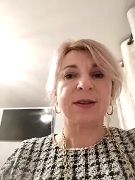 AhlyssaLove1155 online show from February 13, 2026, 3:52 pm