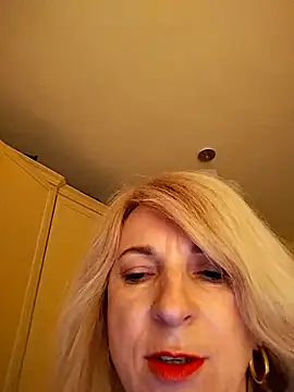 AhlyssaLove1155 online show from April 3, 2026, 7:34 pm