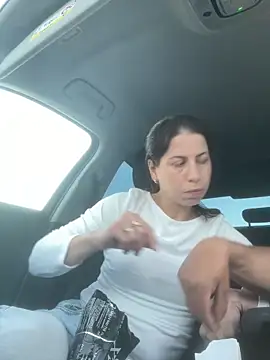 coupledeea online show from April 5, 2026, 6:27 pm