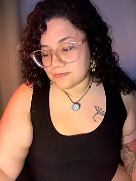 VanesssaMilf  online show from April 18, 2026, 4:16 am