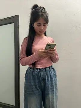 Him MountainGirl online show from March 27, 2026, 8:37 am