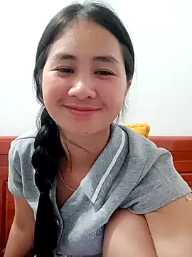 Him MountainGirl online show from April 8, 2026, 4:18 pm