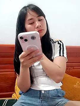 Him MountainGirl online show from April 14, 2026, 3:34 am