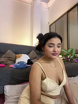 ladulcemary  online show from February 2, 2026, 8:07 pm