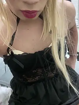 Snapshot of Hornystuff chatting on April 22, 2026, 1:52 am Hornystuff online show from April 22, 2026, 1:52 am