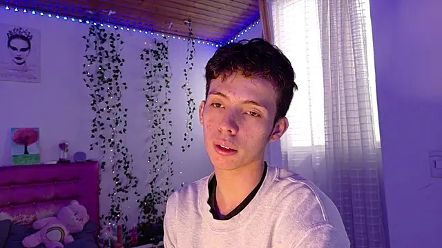 Snapshot of Dani_Dancer chatting on May 17, 2026, 6:59 pm Dani Dancer online show from May 17, 2026, 6:59 pm
