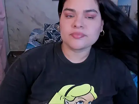 NinaFuentes2X online show from May 10, 2026, 4:28 am