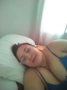 Nini Love  online show from February 8, 2026, 3:15 pm