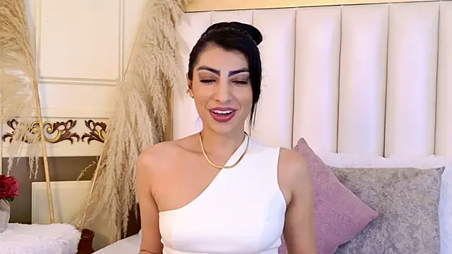 Snapshot of NinnaPiers chatting on April 9, 2026, 11:37 am NinnaPiers online show from April 9, 2026, 11:37 am