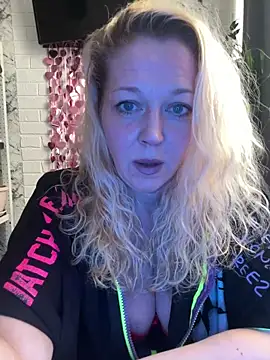 Snapshot of JenniferCarmen chatting on February 28, 2026, 10:16 am JenniferCarmen online show from February 28, 2026, 10:16 am