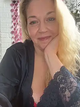 Snapshot of JenniferCarmen chatting on March 2, 2026, 5:08 am JenniferCarmen online show from March 2, 2026, 5:08 am