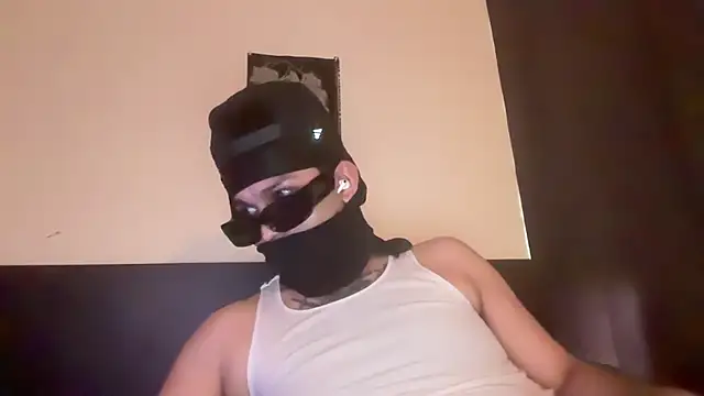 Snapshot of angelblanco chatting on May 4, 2026, 7:10 pm angelblanco online show from May 4, 2026, 7:10 pm