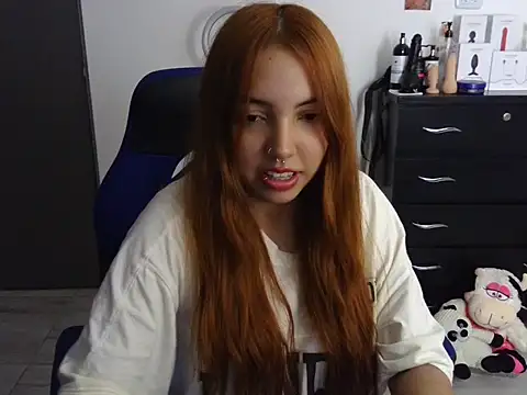 Snapshot of molly_robertsmg chatting on January 5, 2026, 11:30 pm molly robertsmg online show from January 5, 2026, 11:30 pm