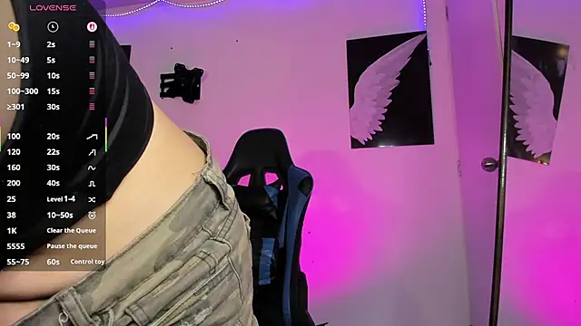 agathawalter  online show from March 21, 2026, 3:33 am