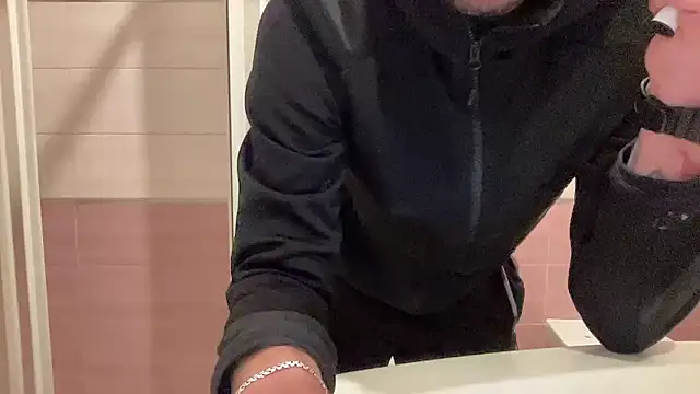 ludooo899 online show from January 12, 2026, 9:42 pm