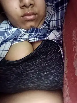 Snapshot of pihuu1313 chatting on February 10, 2026, 6:45 pm pihuu1313 online show from February 10, 2026, 6:45 pm