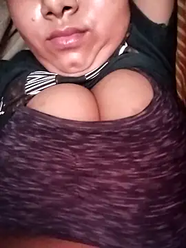 pihuu1313 online show from May 13, 2026, 9:33 pm