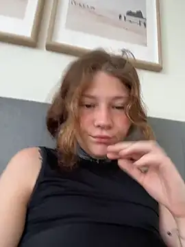 Snapshot of FionaMurr chatting on January 14, 2026, 2:50 am FionaMurr online show from January 14, 2026, 2:50 am