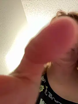 Snapshot of Lenaravenswood chatting on February 4, 2026, 7:14 am Lenaravenswood online show from February 4, 2026, 7:14 am