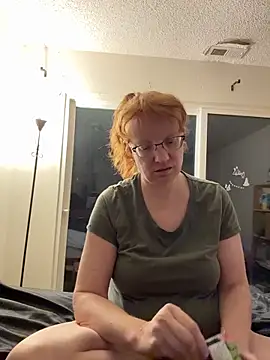 Snapshot of Lenaravenswood chatting on February 12, 2026, 6:19 am Lenaravenswood online show from February 12, 2026, 6:19 am