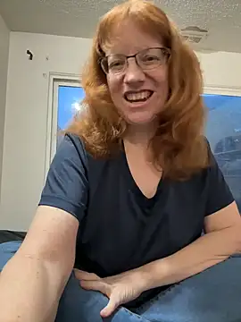 Snapshot of Lenaravenswood chatting on February 15, 2026, 1:46 am Lenaravenswood online show from February 15, 2026, 1:46 am