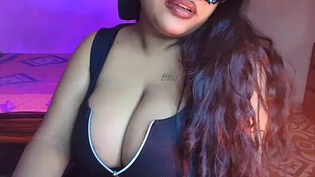 HEZALNUT online show from June 4, 2026, 3:51 pm
